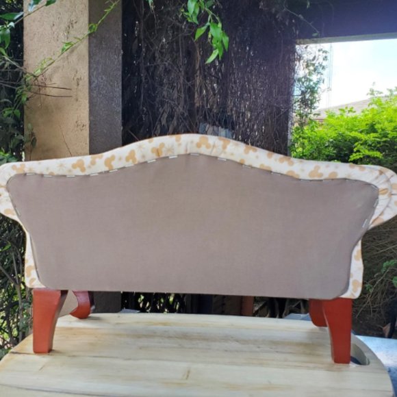 Mickey Pet Couch - Picture 4 of 7